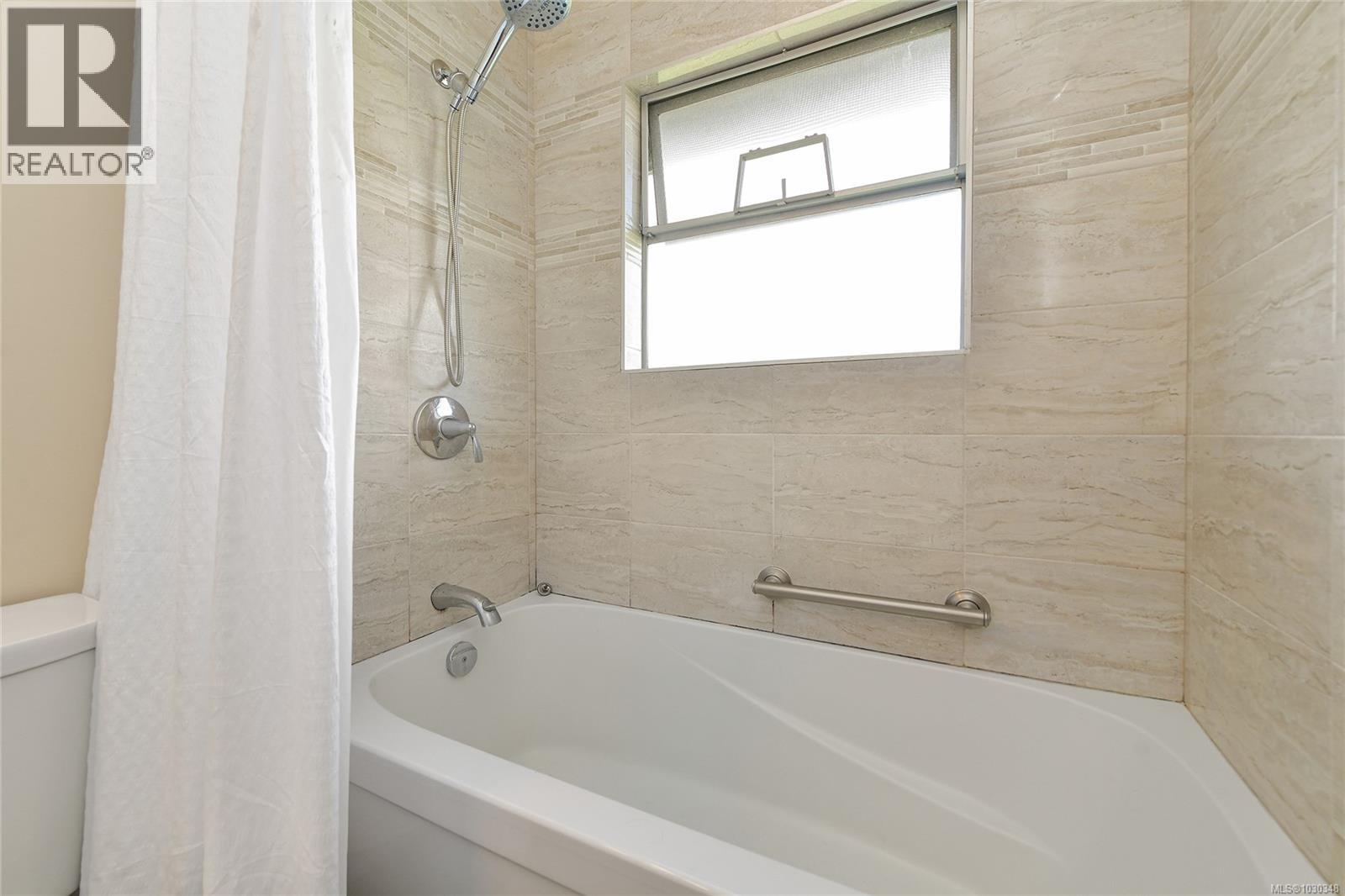 1716 Ashdale Pl, Saanich