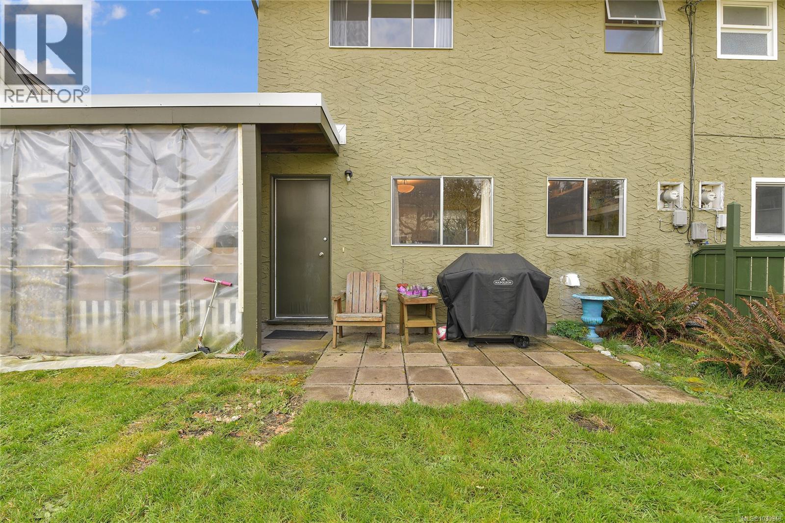 1716 Ashdale Pl, Saanich