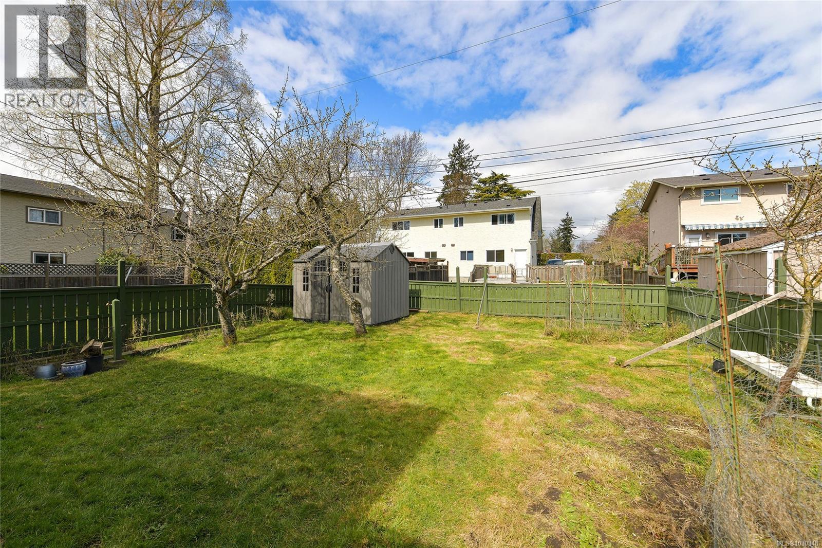 1716 Ashdale Pl, Saanich