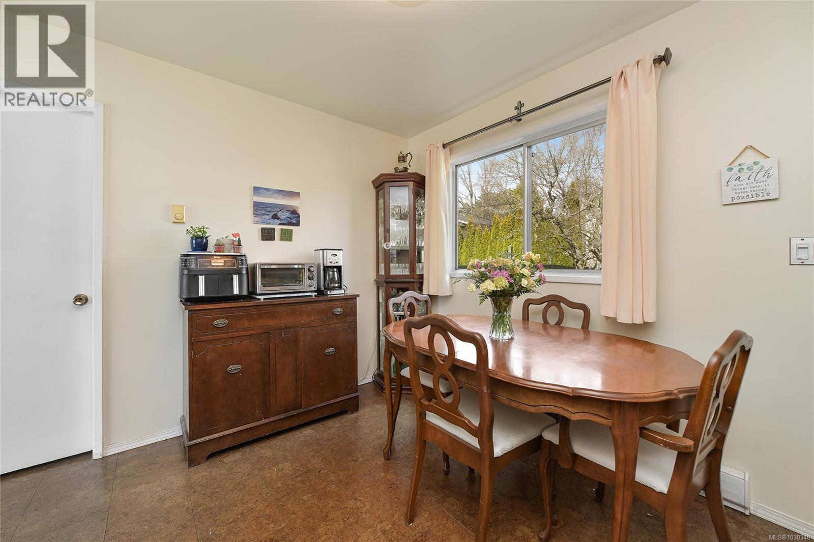 1716 Ashdale Pl, Saanich