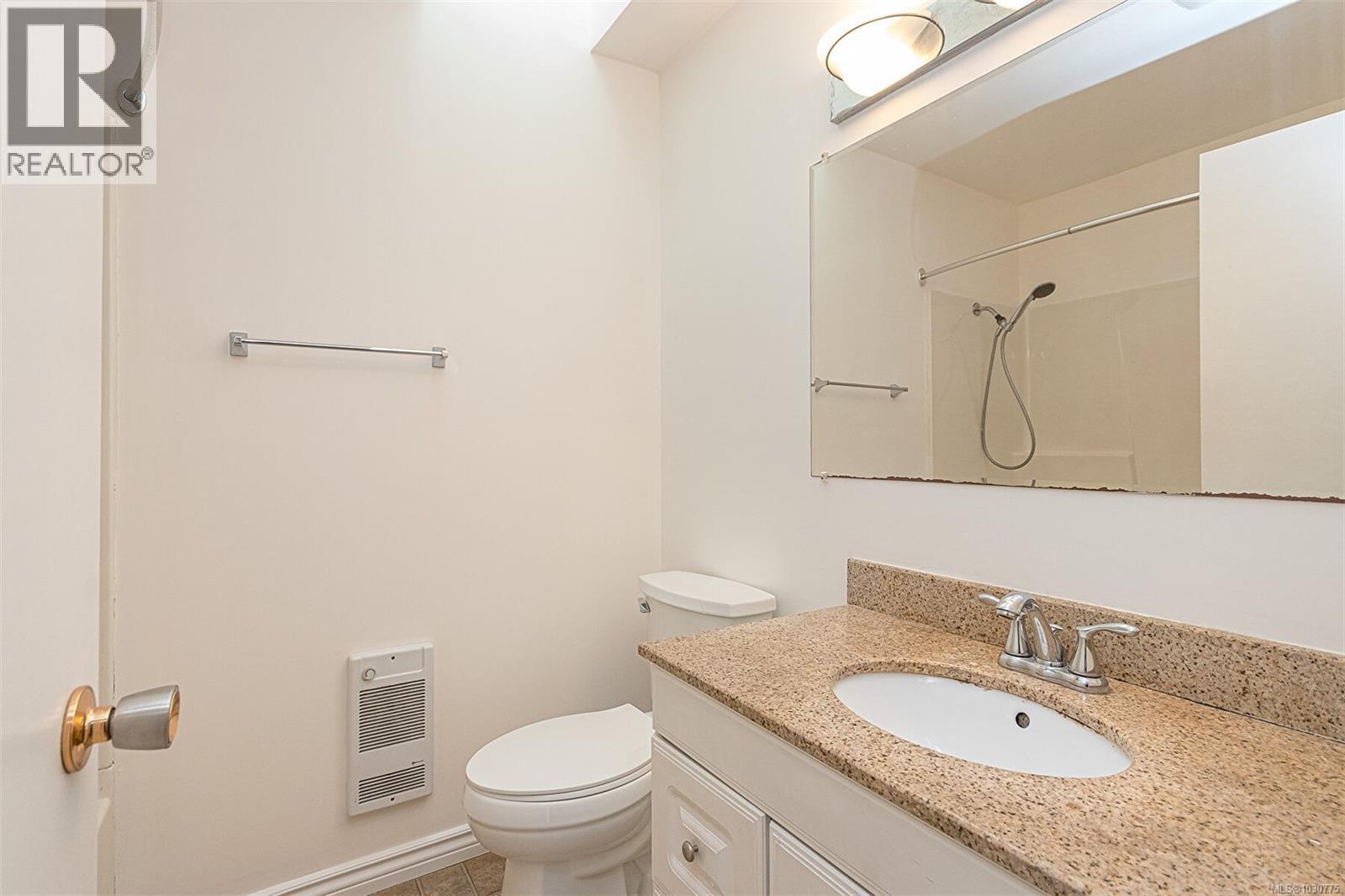 631 Jolly Pl, Saanich