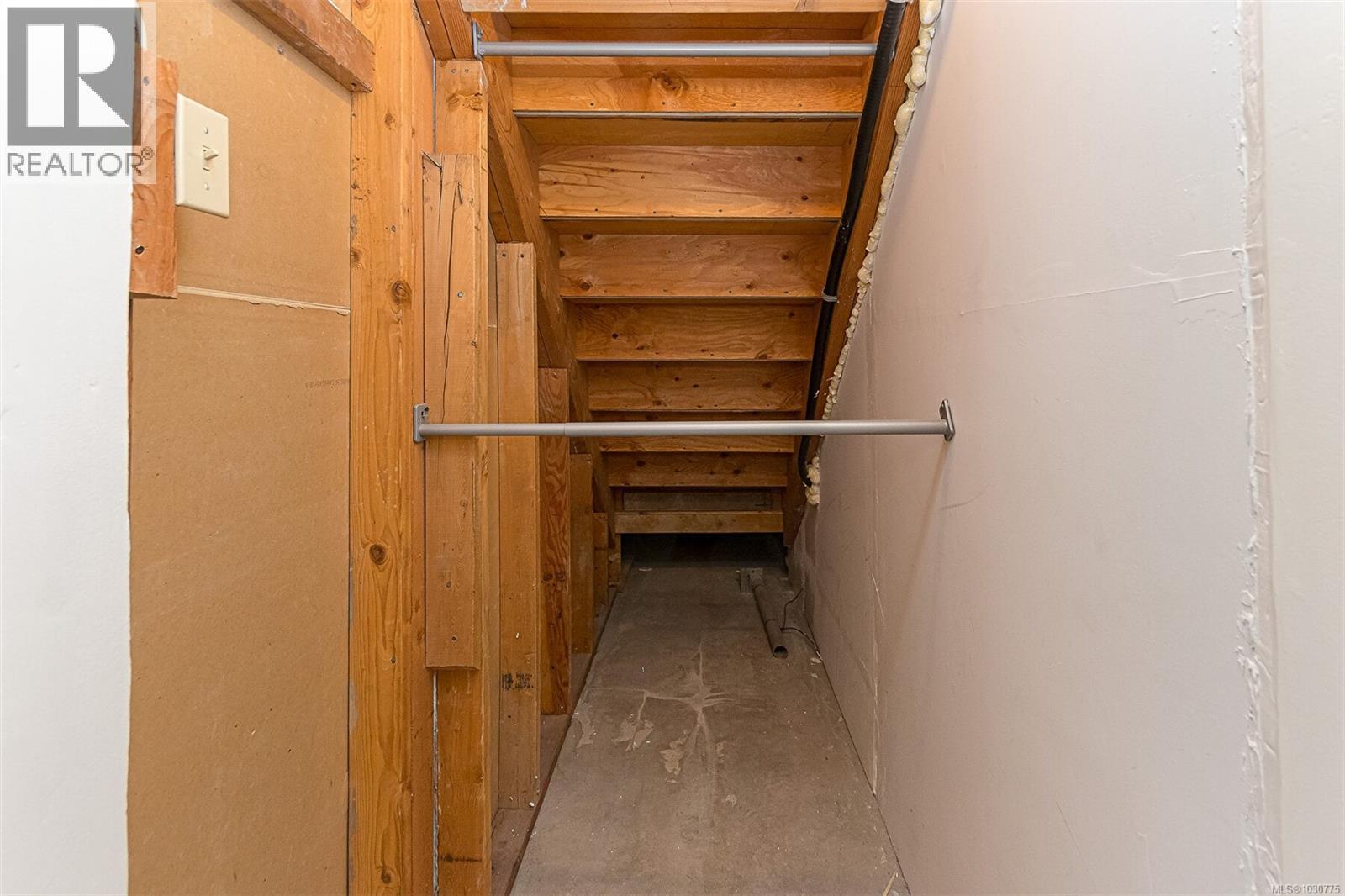 631 Jolly Pl, Saanich