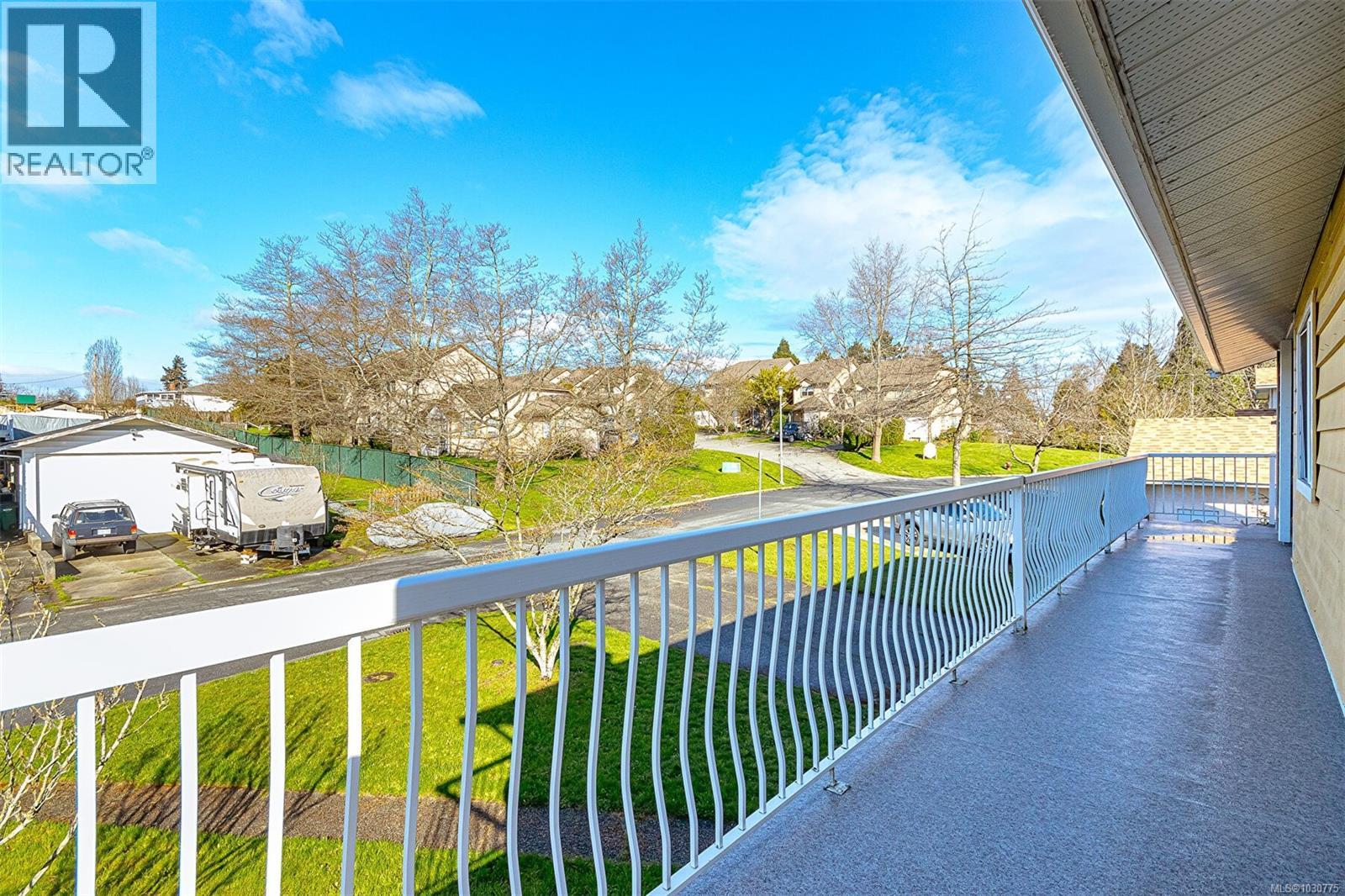 631 Jolly Pl, Saanich