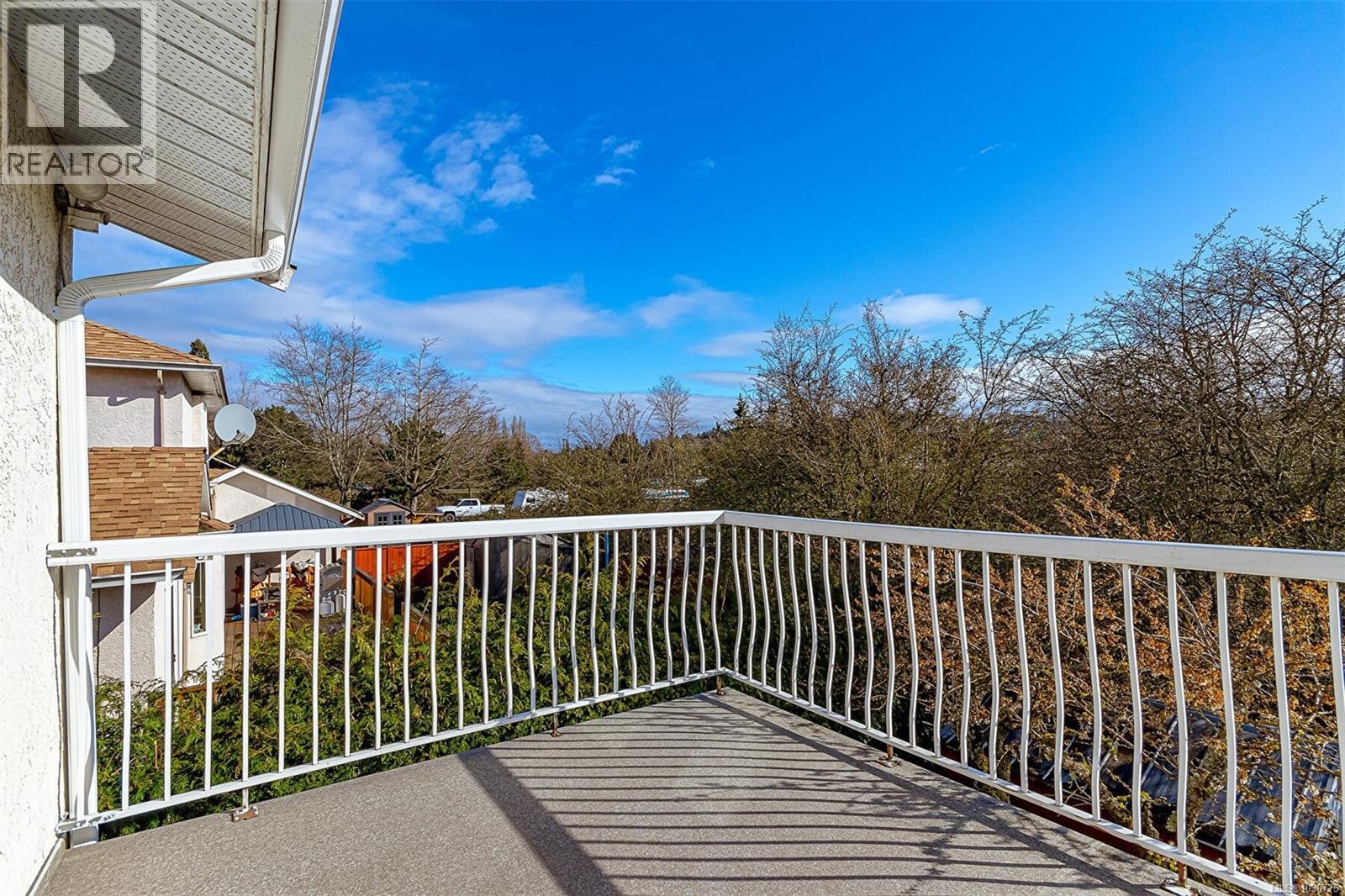 631 Jolly Pl, Saanich