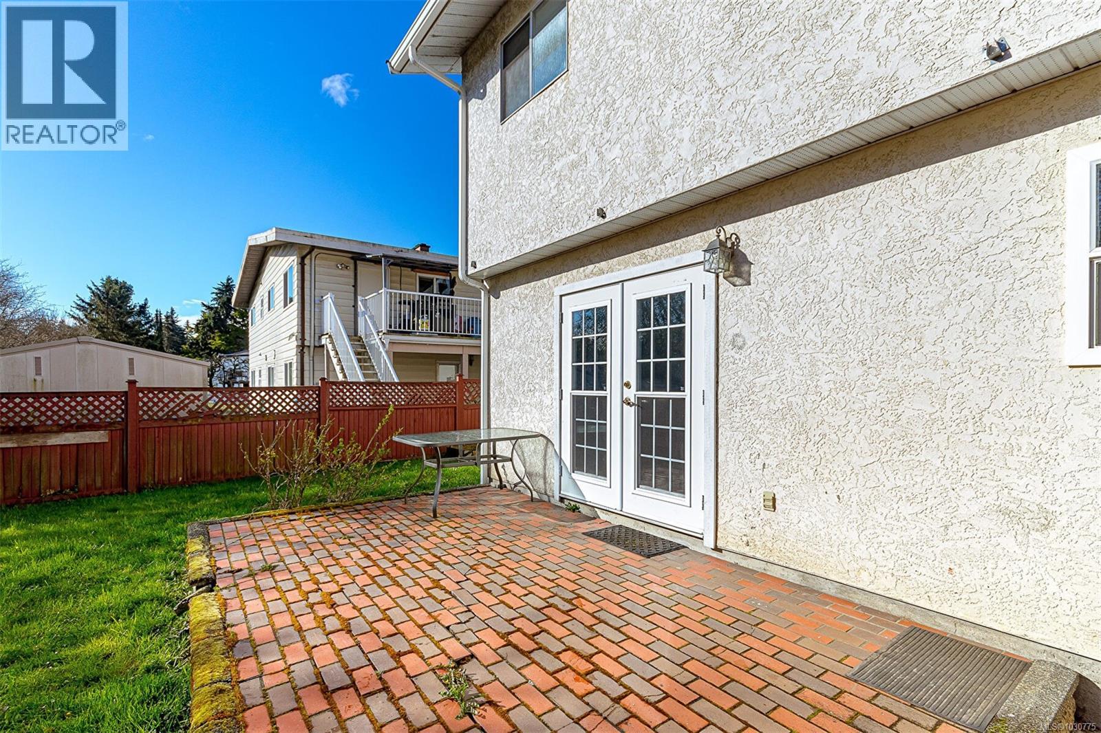 631 Jolly Pl, Saanich