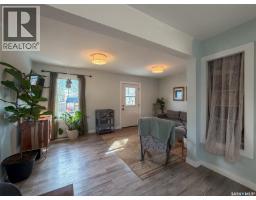 442 Front Street W, Eastend, SK S0N0T0 Photo 11
