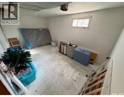 442 Front Street W, Eastend, SK S0N0T0 Photo 24
