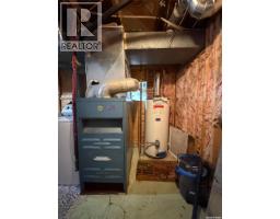 442 Front Street W, Eastend, SK S0N0T0 Photo 35