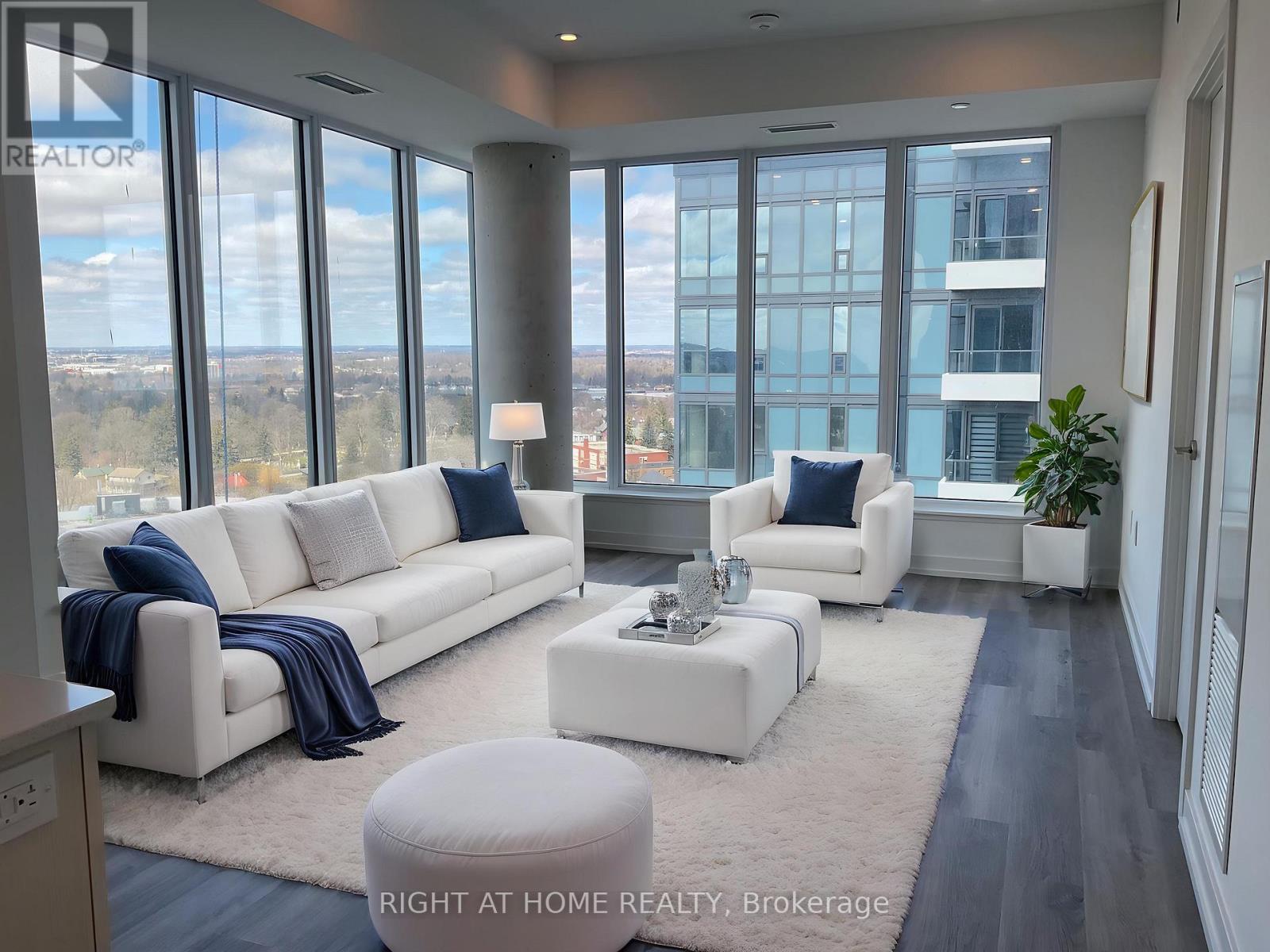 1812 - 15 WELLINGTON STREET