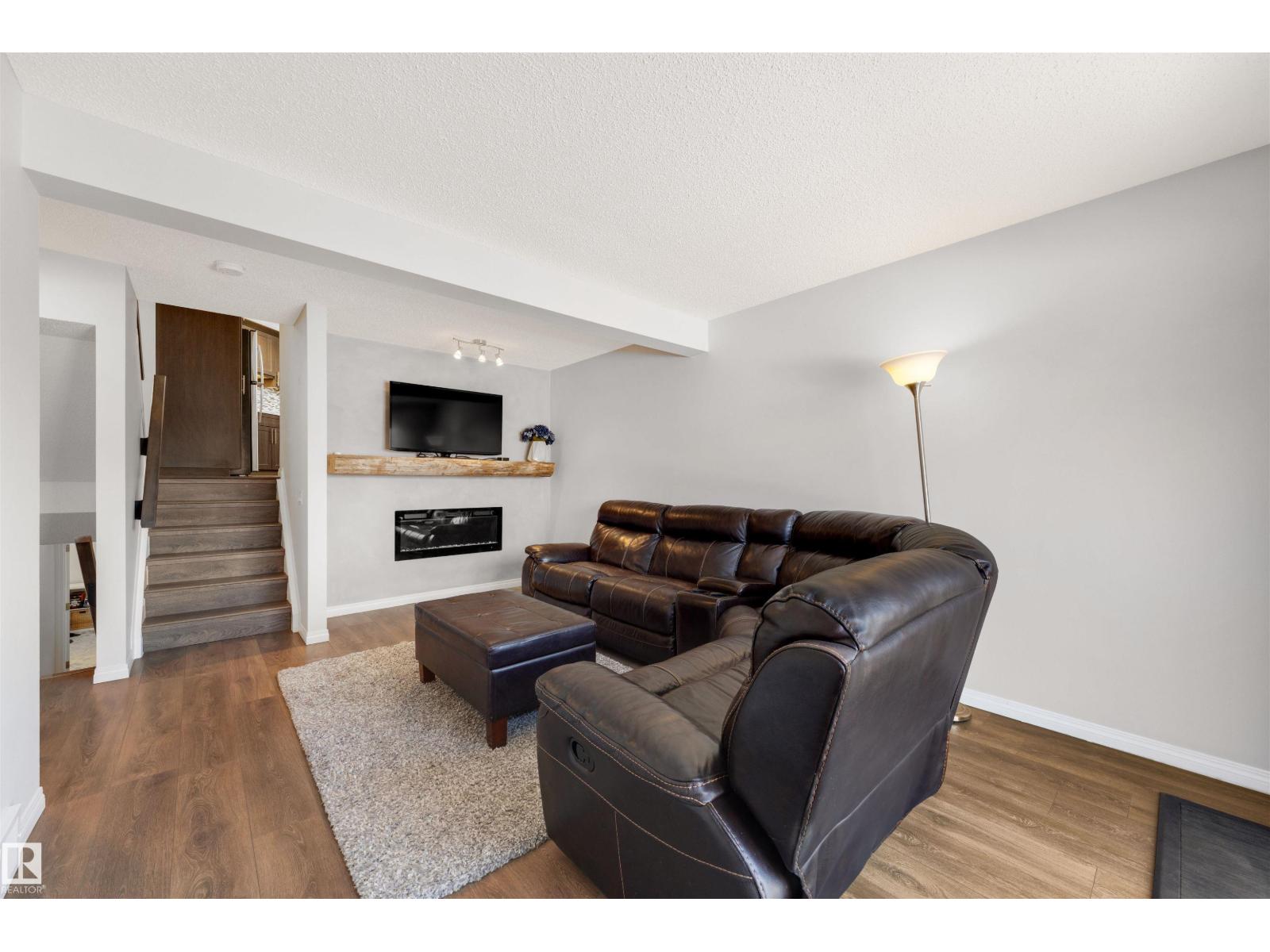 9612 189 ST NW, Edmonton