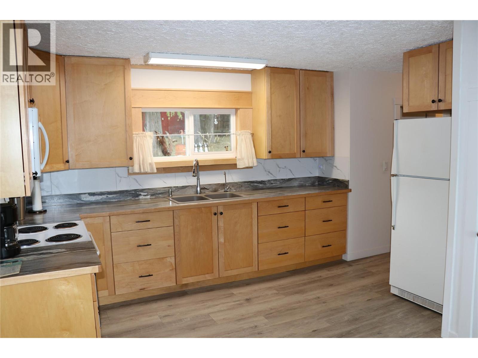 413 WILLOW STREET - 6