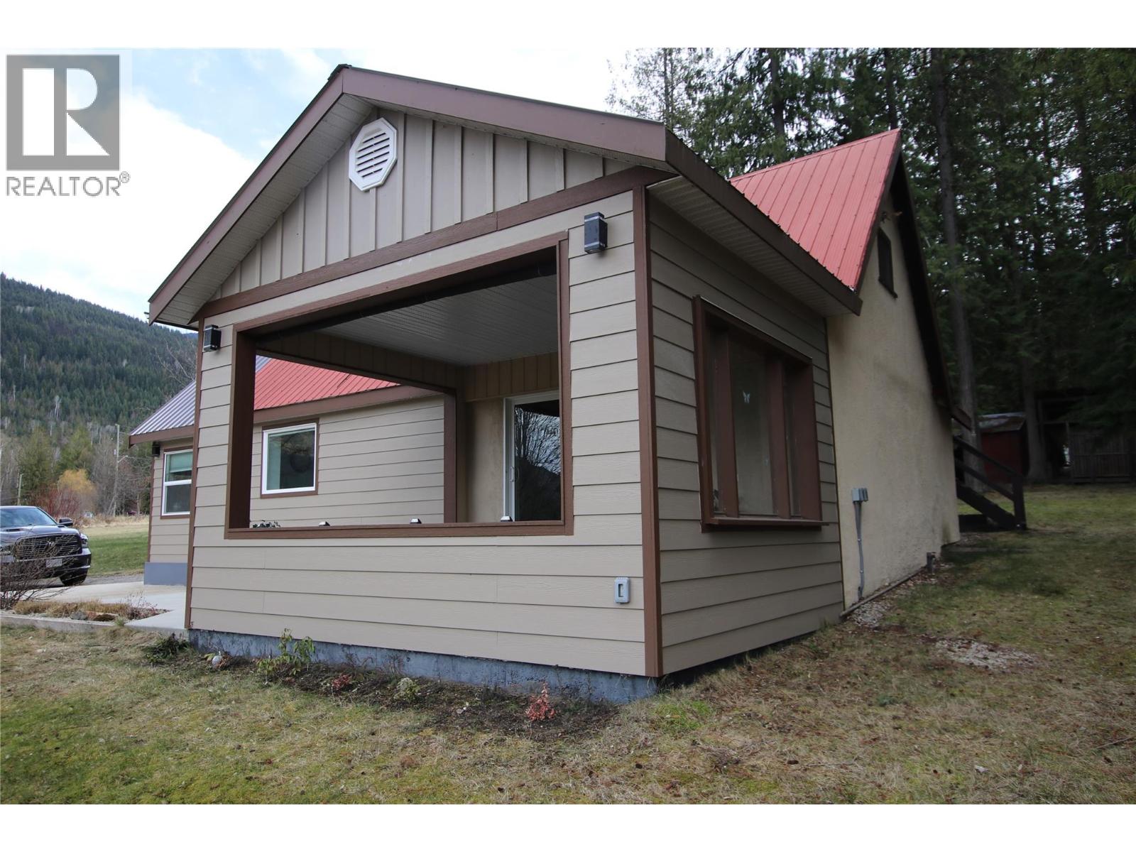 413 WILLOW STREET - Image 3