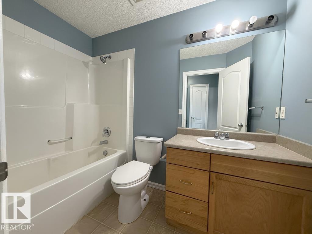 3347 24 AV NW, Edmonton