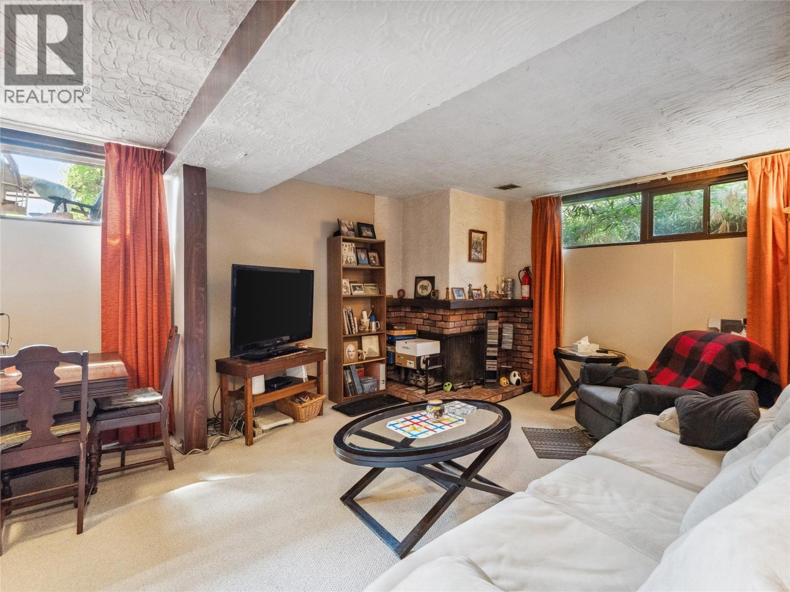  1150 MARIANNA Crescent, Trail