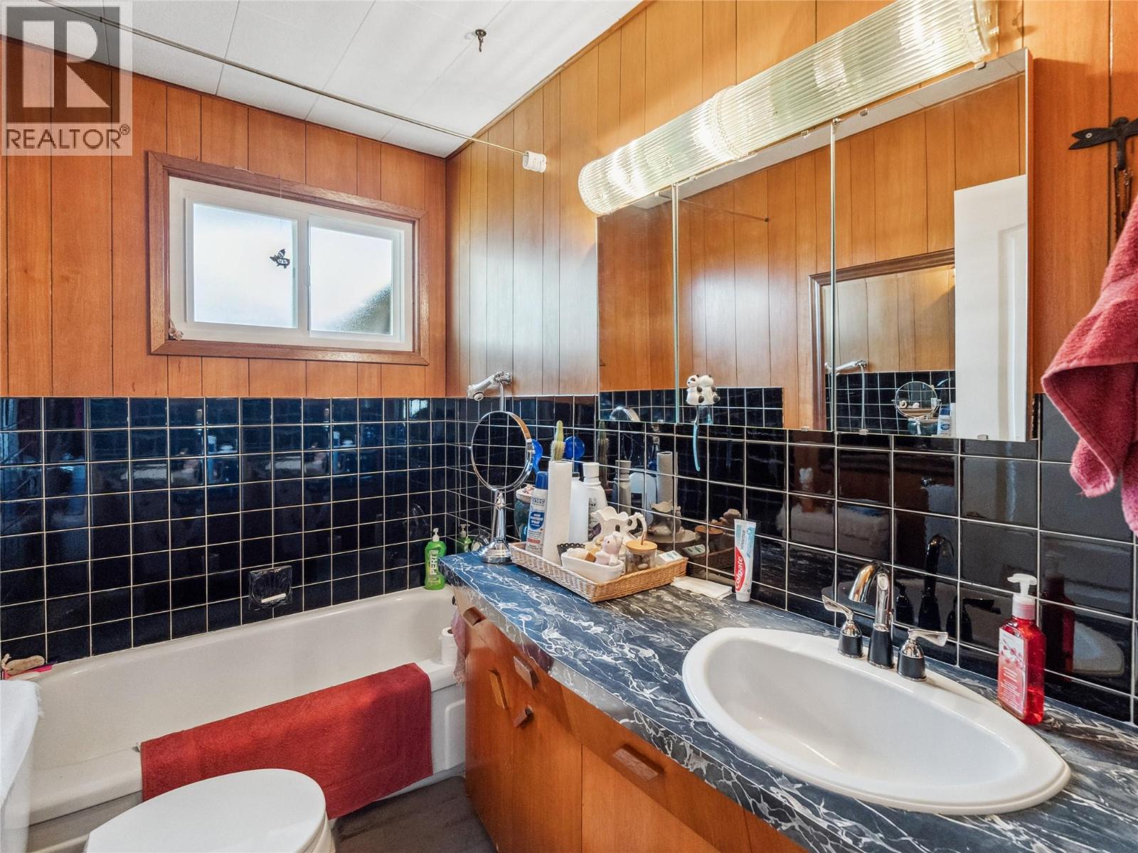  1150 MARIANNA Crescent, Trail