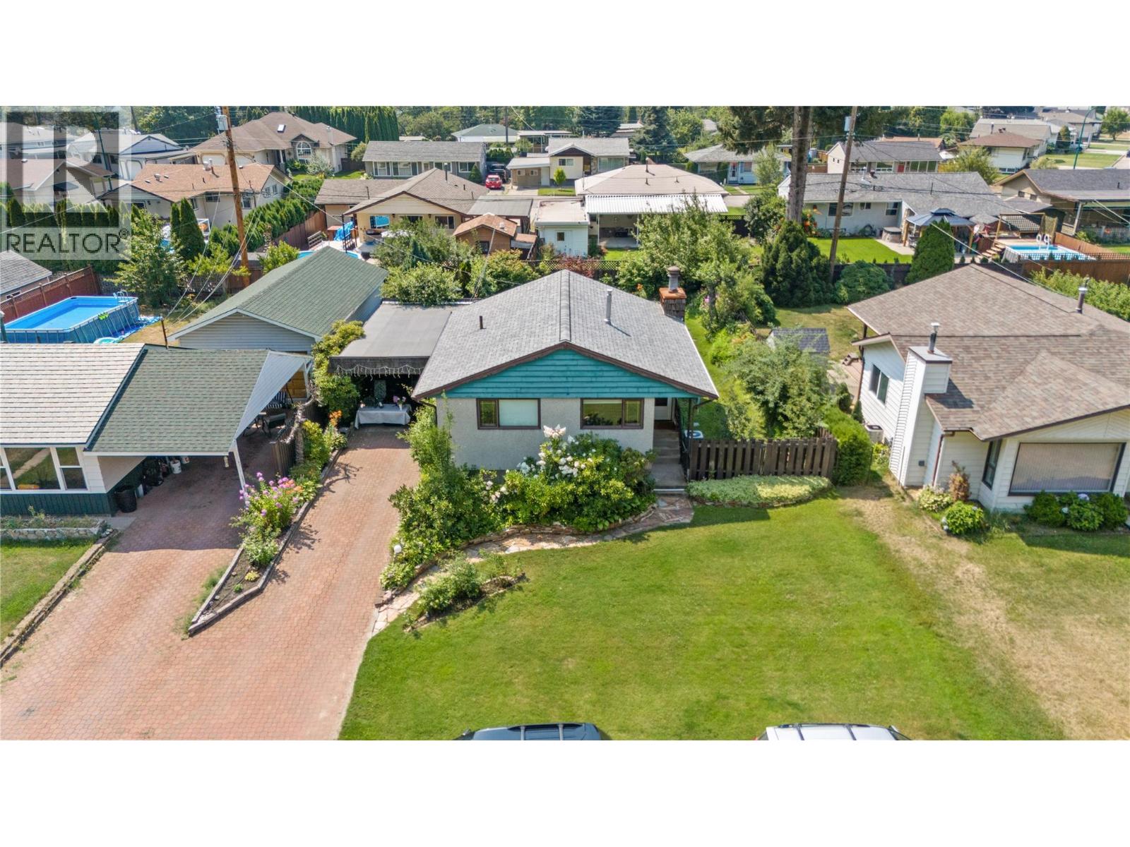  1150 MARIANNA Crescent, Trail