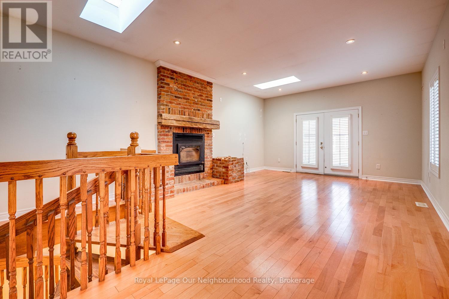 51 MAIN STREET N,Milton (Campbellville),,