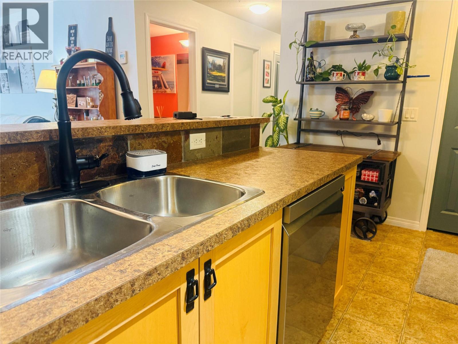 4874 STANLEY Street Unit# 110, Radium Hot Springs