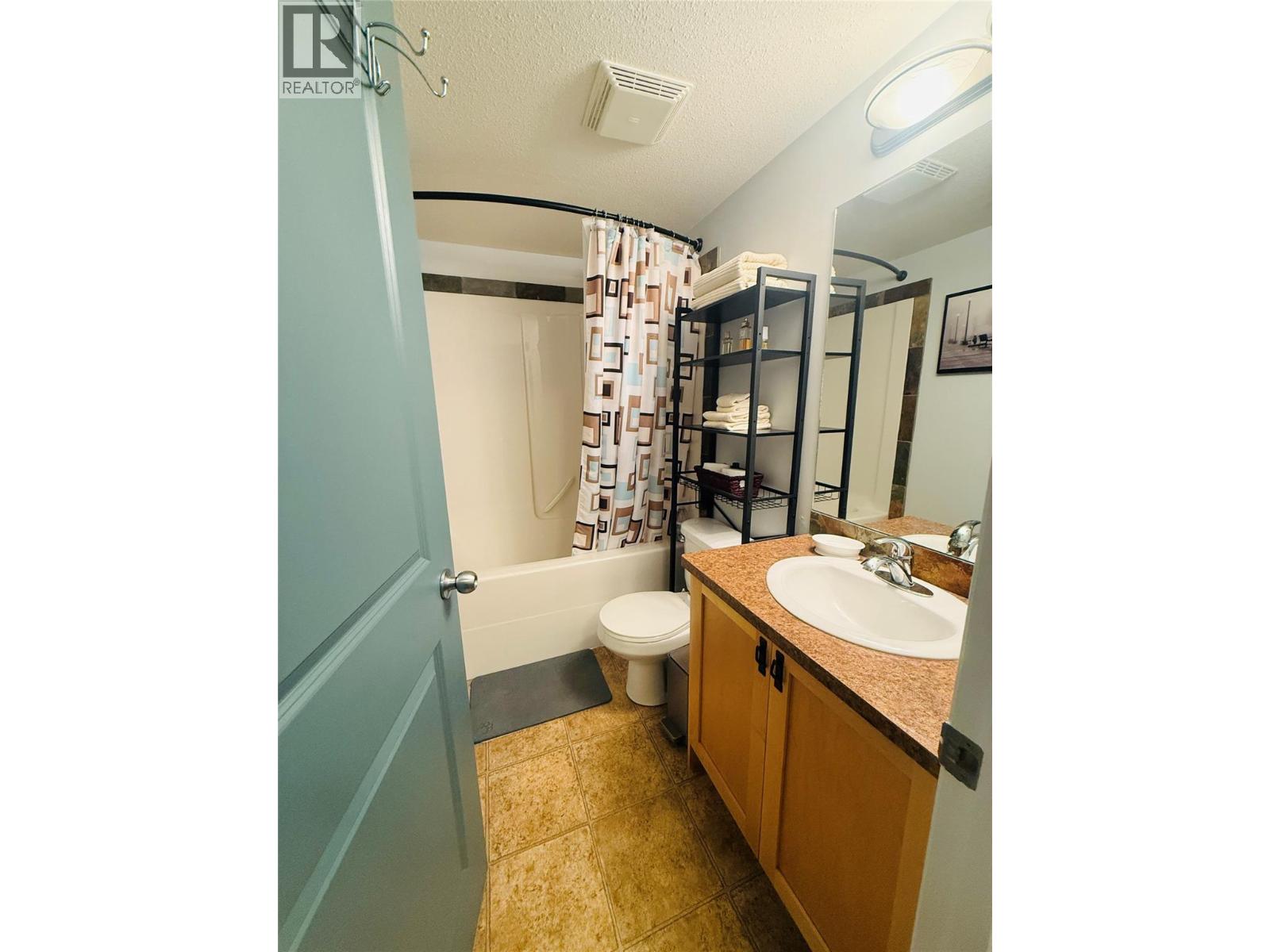 4874 STANLEY Street Unit# 110, Radium Hot Springs