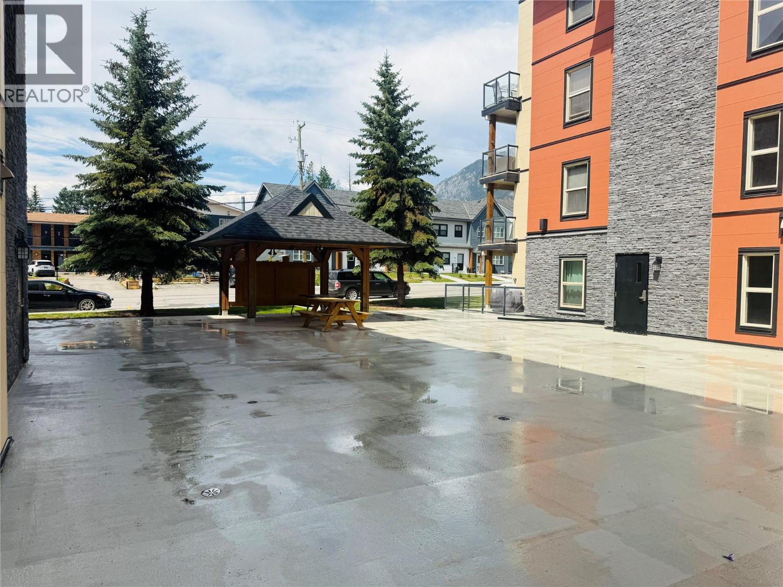 4874 STANLEY Street Unit# 110, Radium Hot Springs