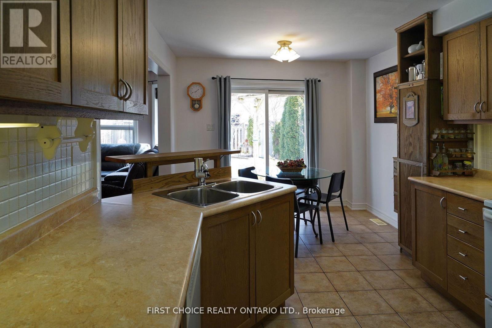 43 BUCHANAN DRIVE - 12
