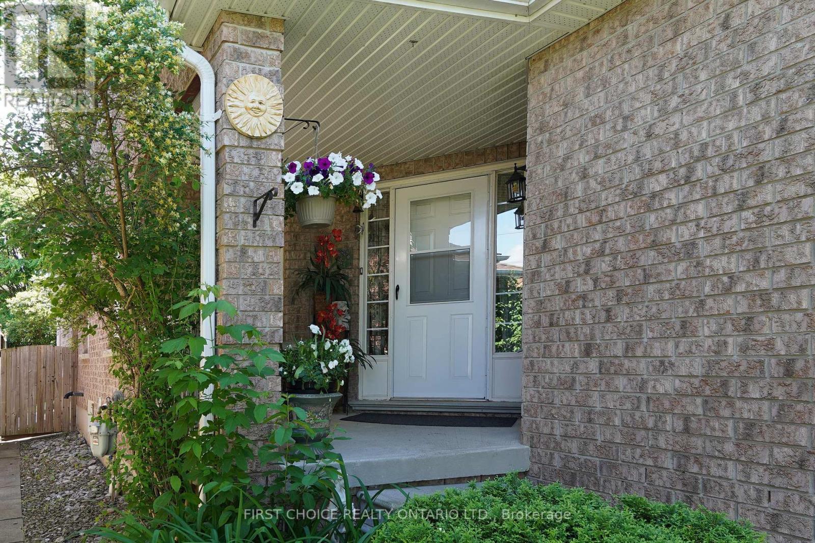 43 BUCHANAN DRIVE - 6
