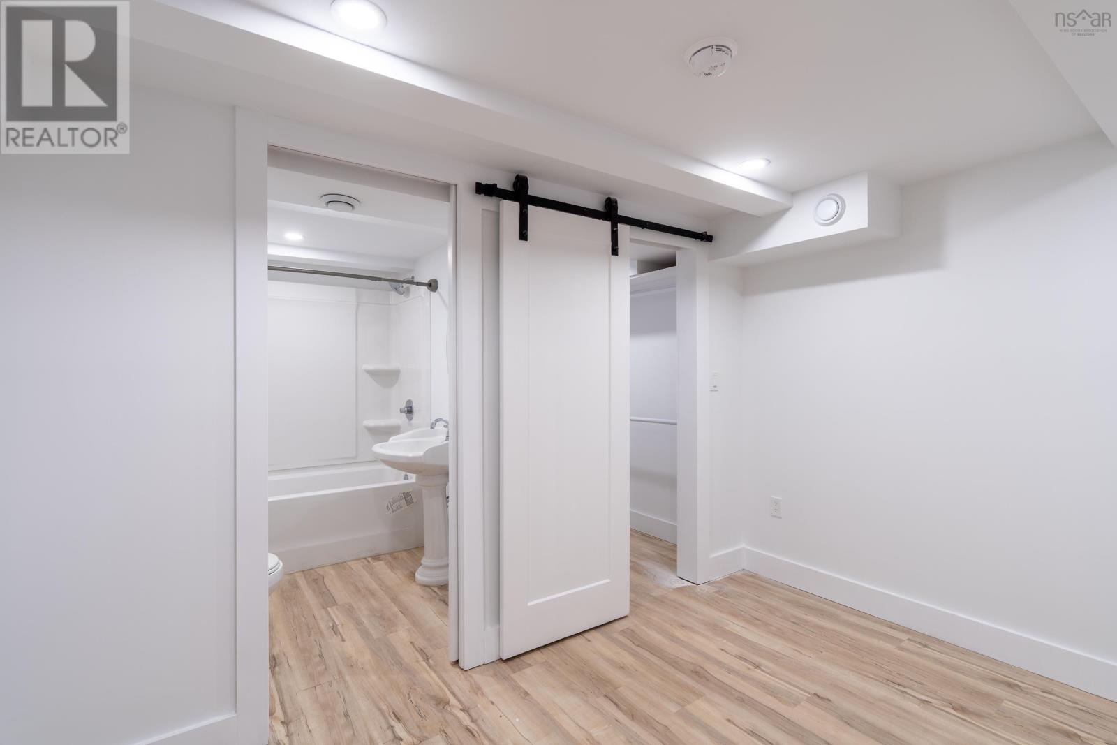 Property 26 of 35 of 5447 Rector Street