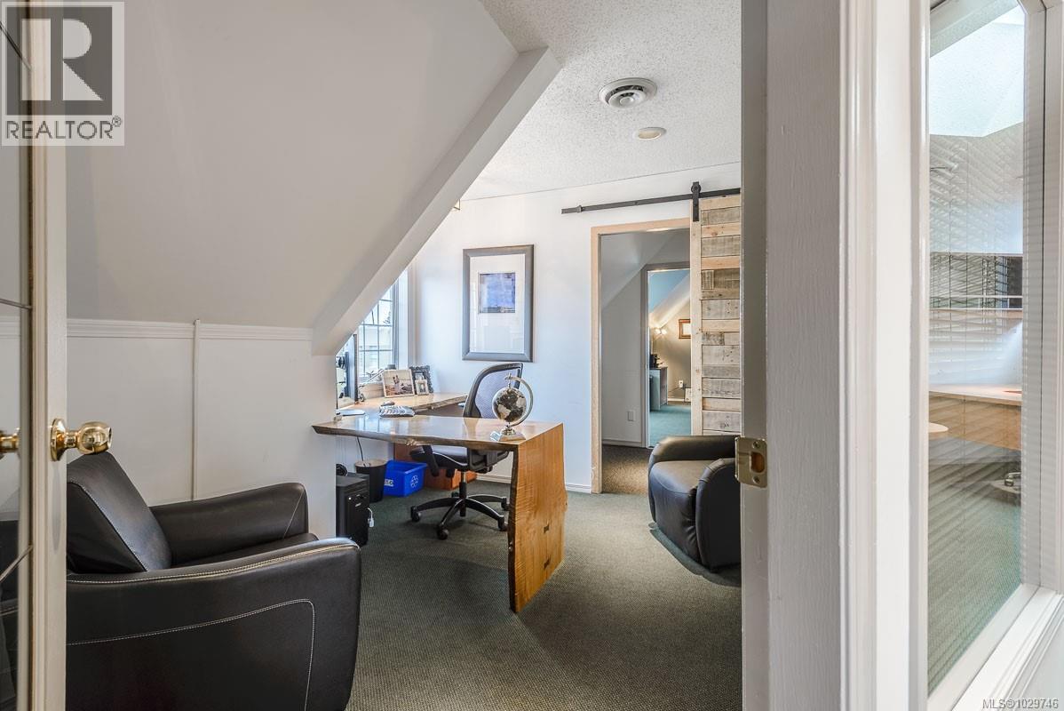 301 Franklyn St, Nanaimo