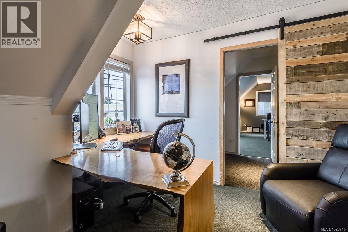 301 Franklyn St, Nanaimo