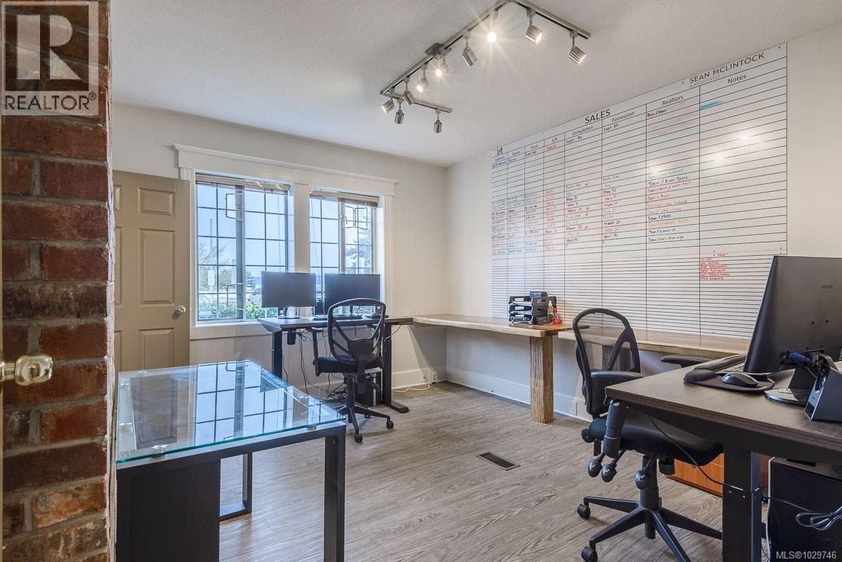 301 Franklyn St, Nanaimo