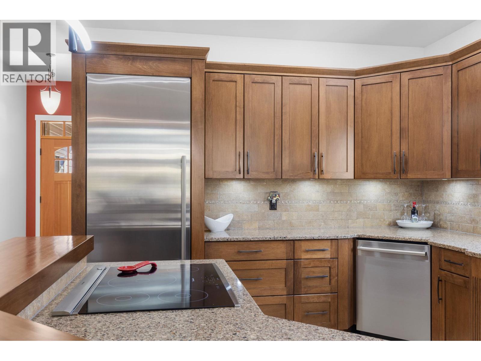 6833 MEADOWS Drive Unit# 40, Oliver