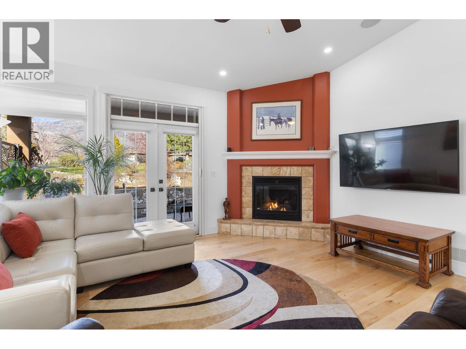 6833 MEADOWS Drive Unit# 40, Oliver