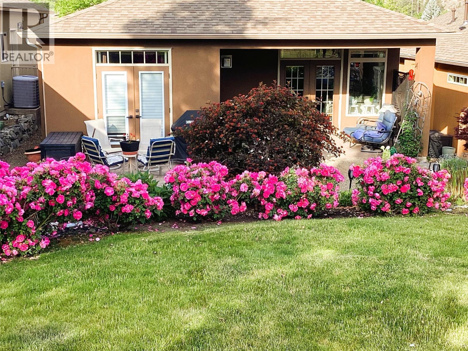 6833 MEADOWS Drive Unit# 40, Oliver