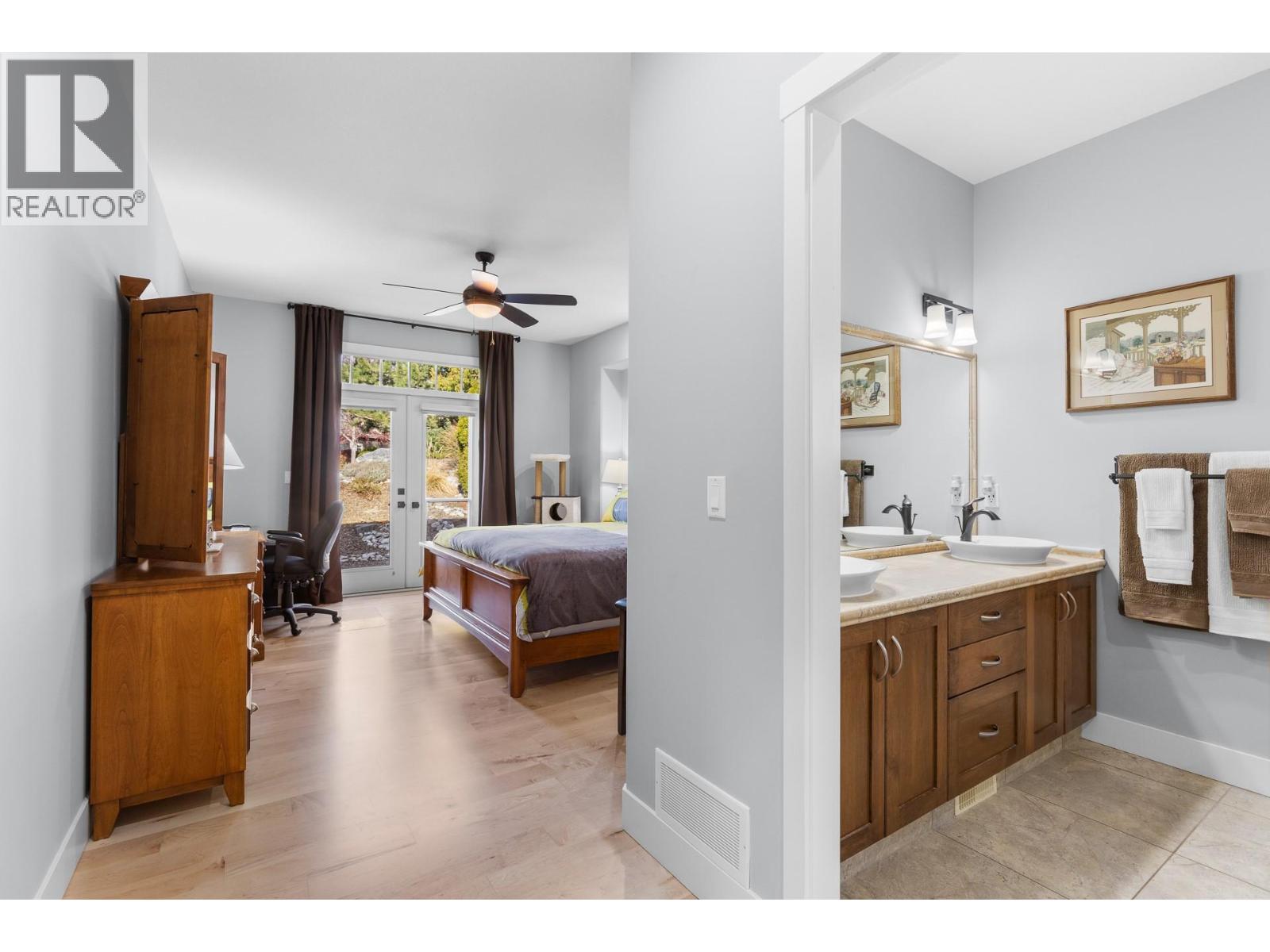 6833 MEADOWS Drive Unit# 40, Oliver