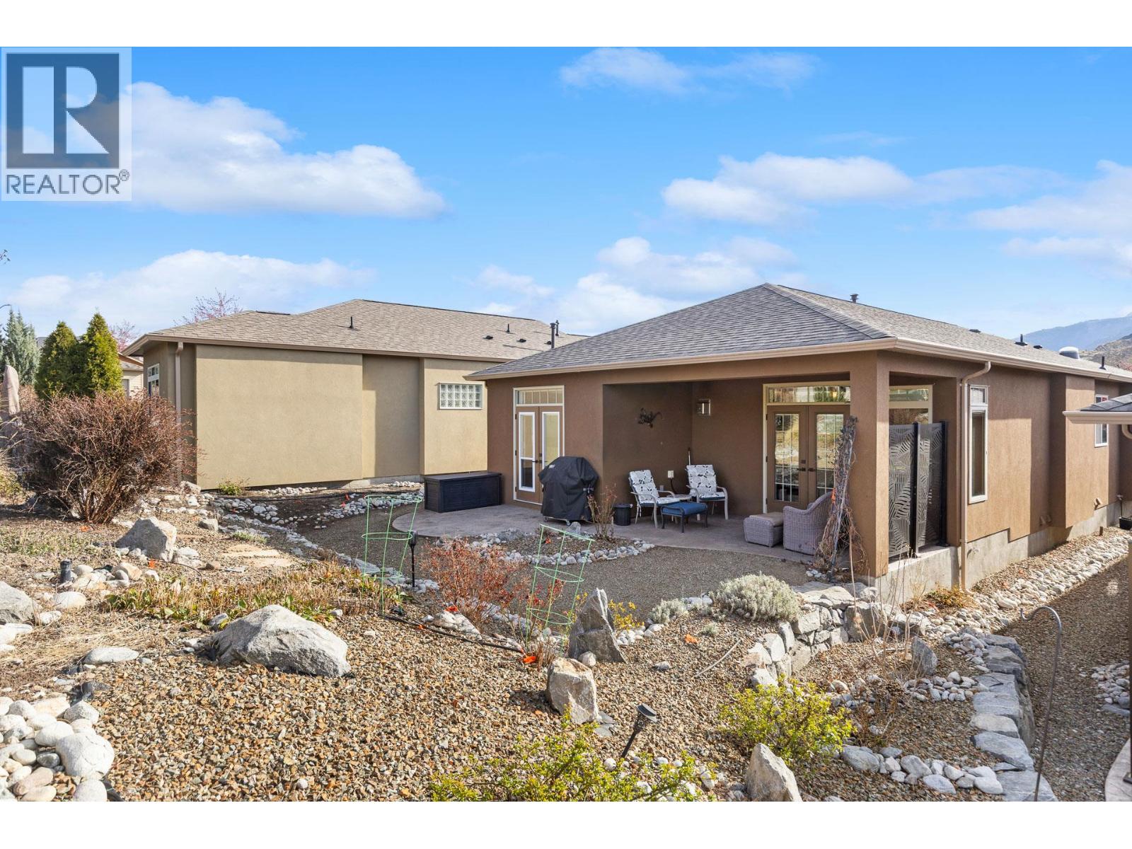 6833 MEADOWS Drive Unit# 40, Oliver