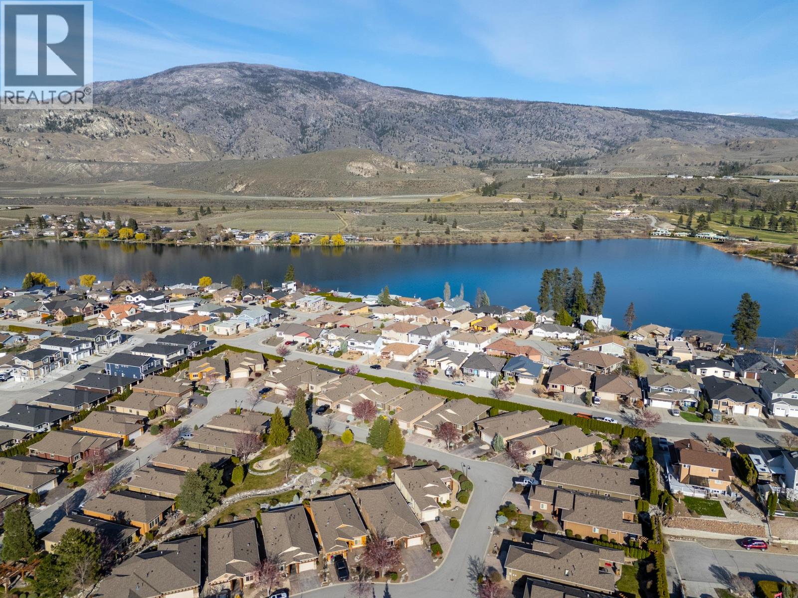 6833 MEADOWS Drive Unit# 40, Oliver