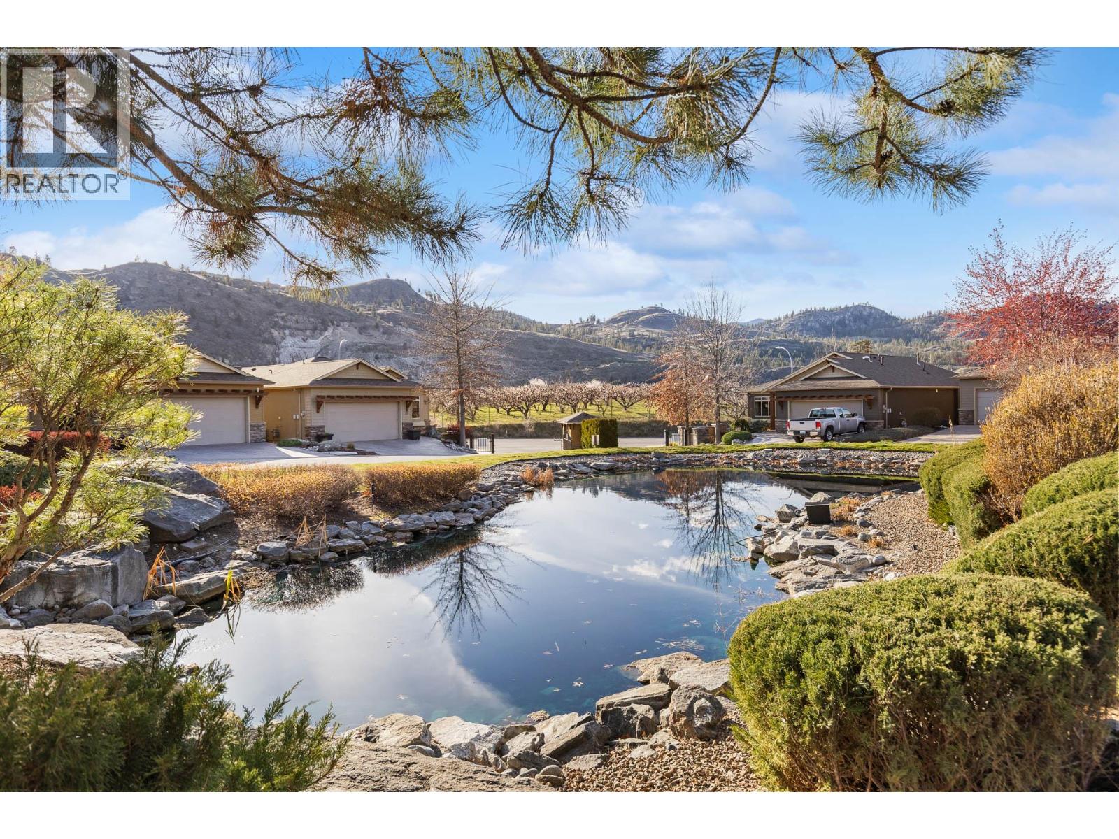 6833 MEADOWS Drive Unit# 40, Oliver