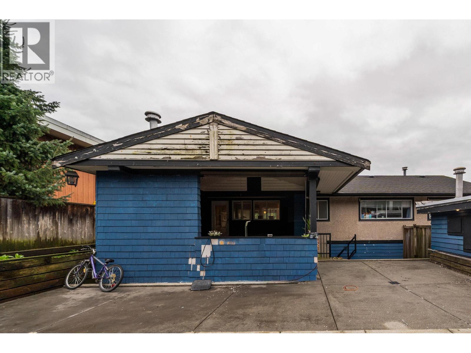 360 SEAFORTH CRESCENT, Coquitlam