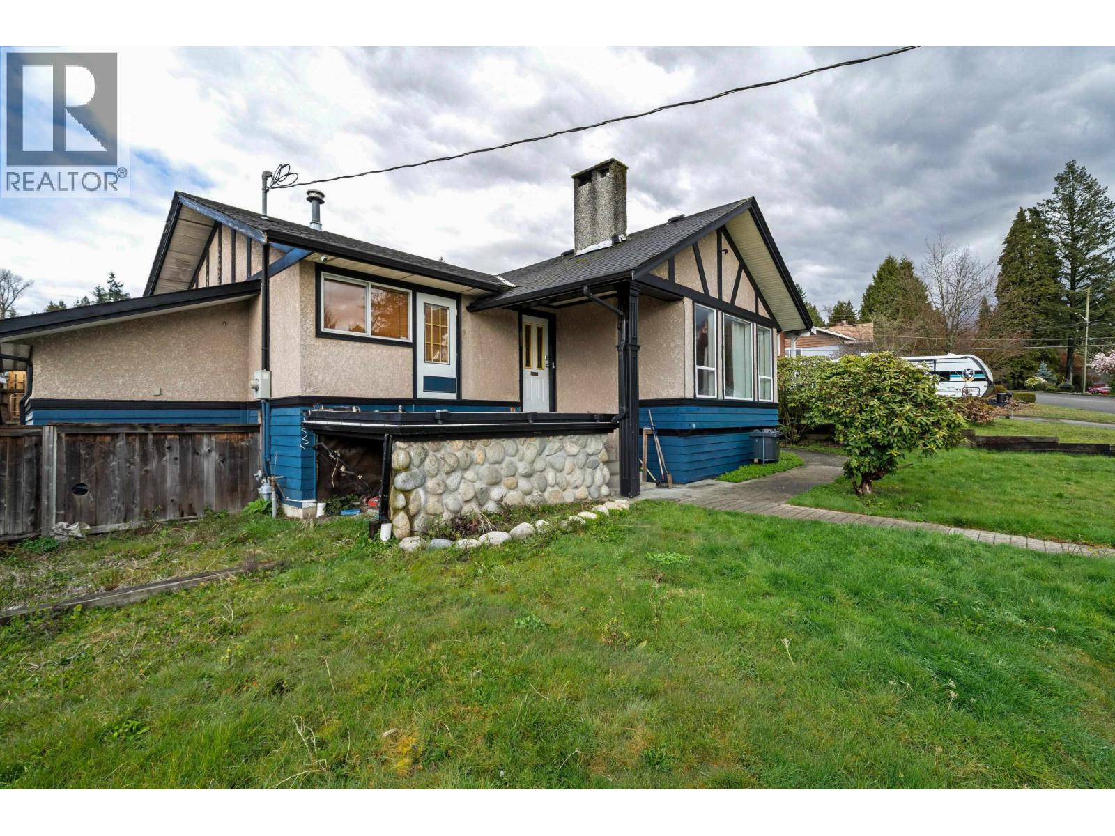 360 SEAFORTH CRESCENT, Coquitlam
