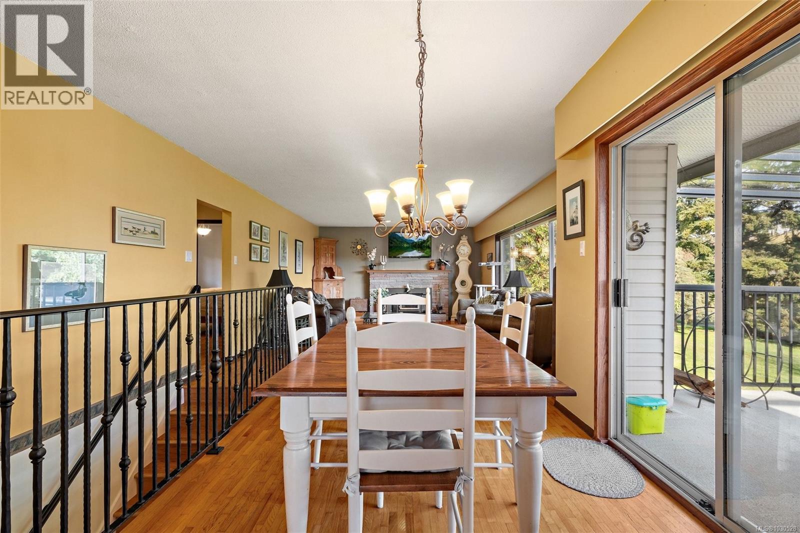 1520 ROBSON LANE - 12