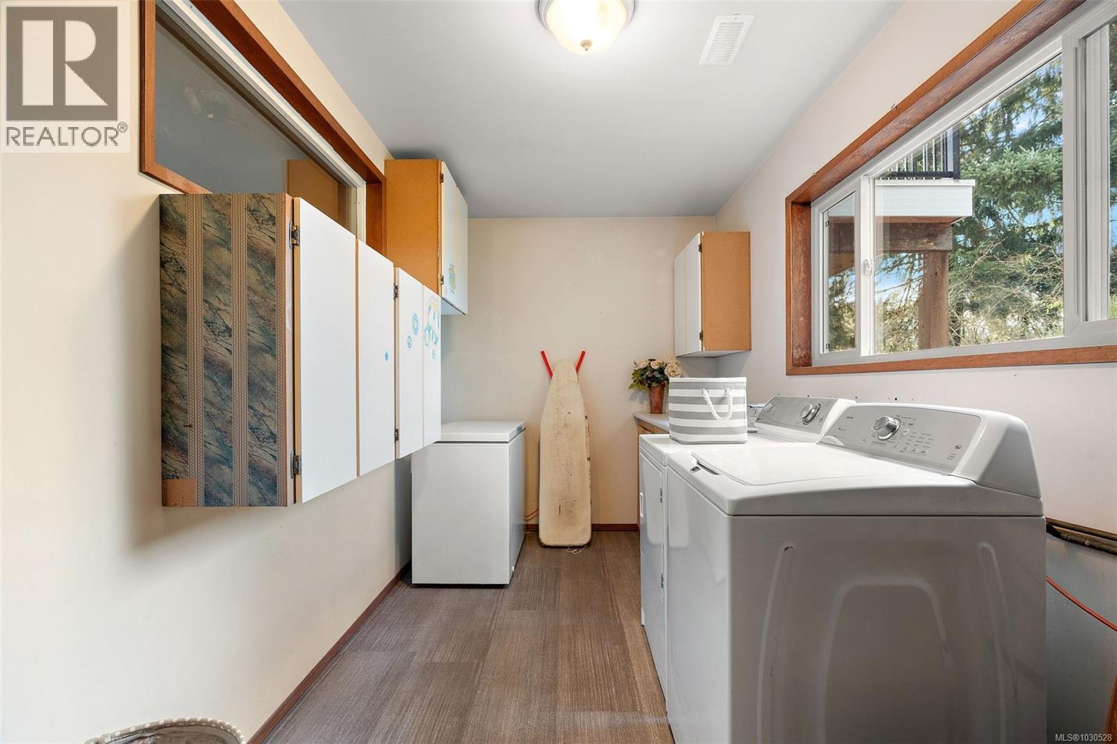 1520 ROBSON LANE - 16