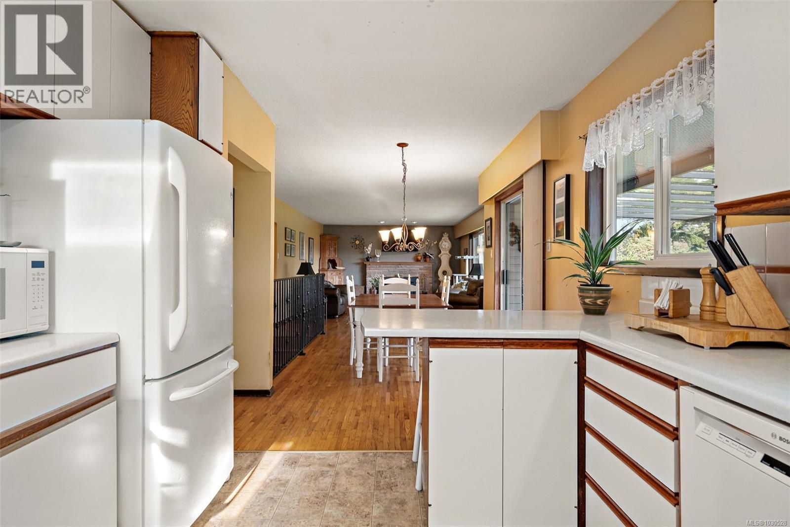 1520 ROBSON LANE - 17