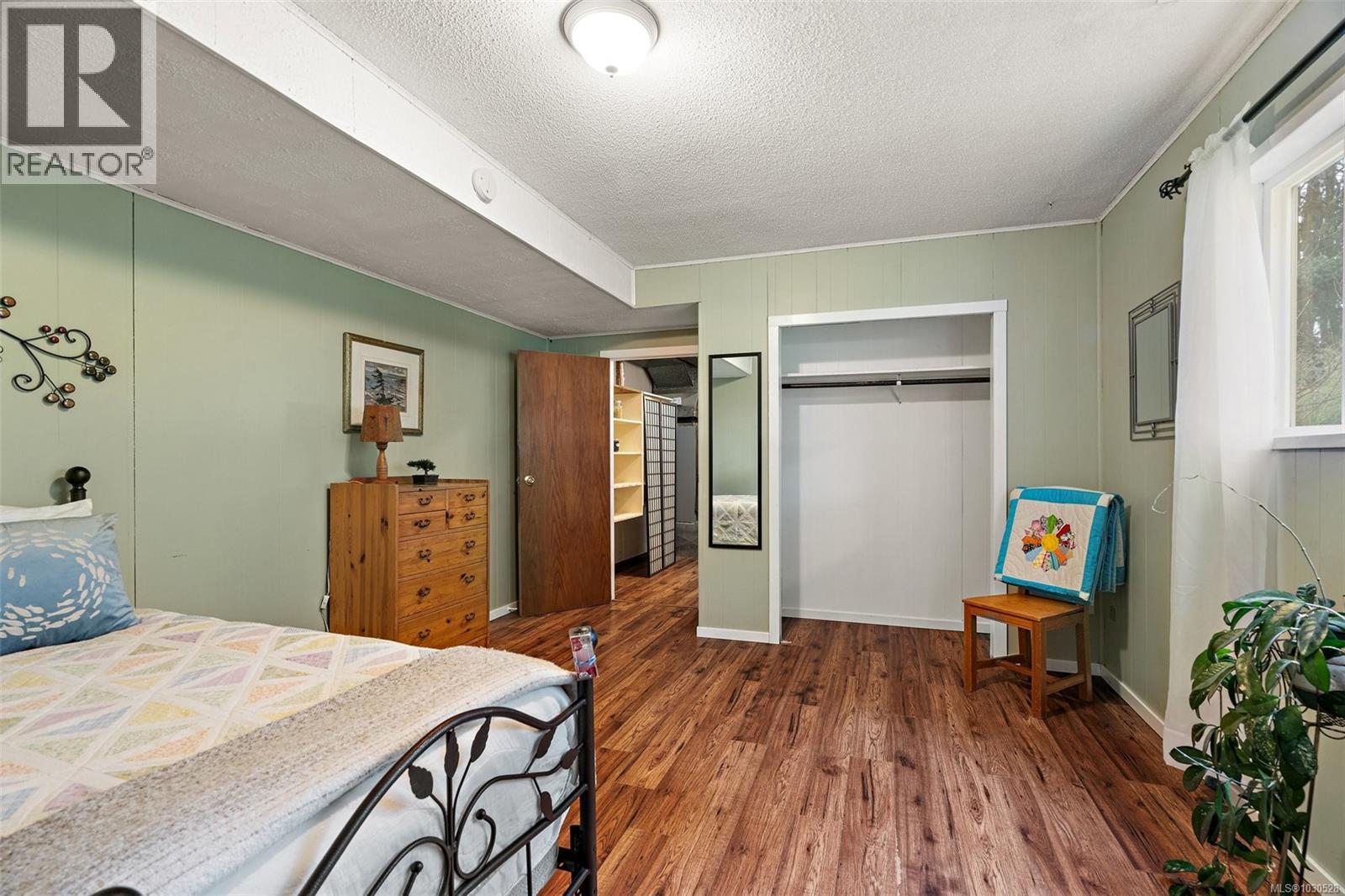 1520 ROBSON LANE - 27