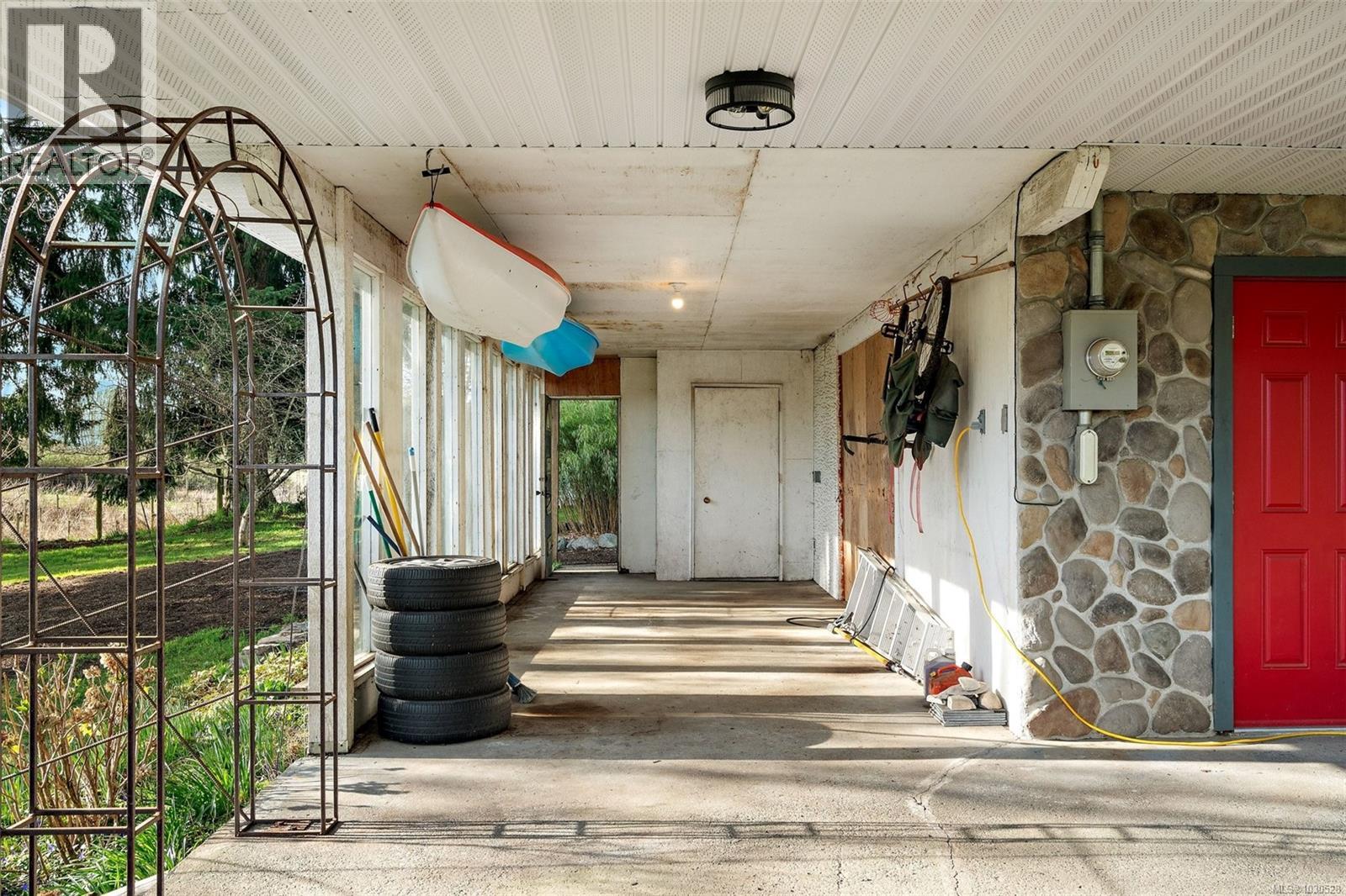 1520 ROBSON LANE - 34