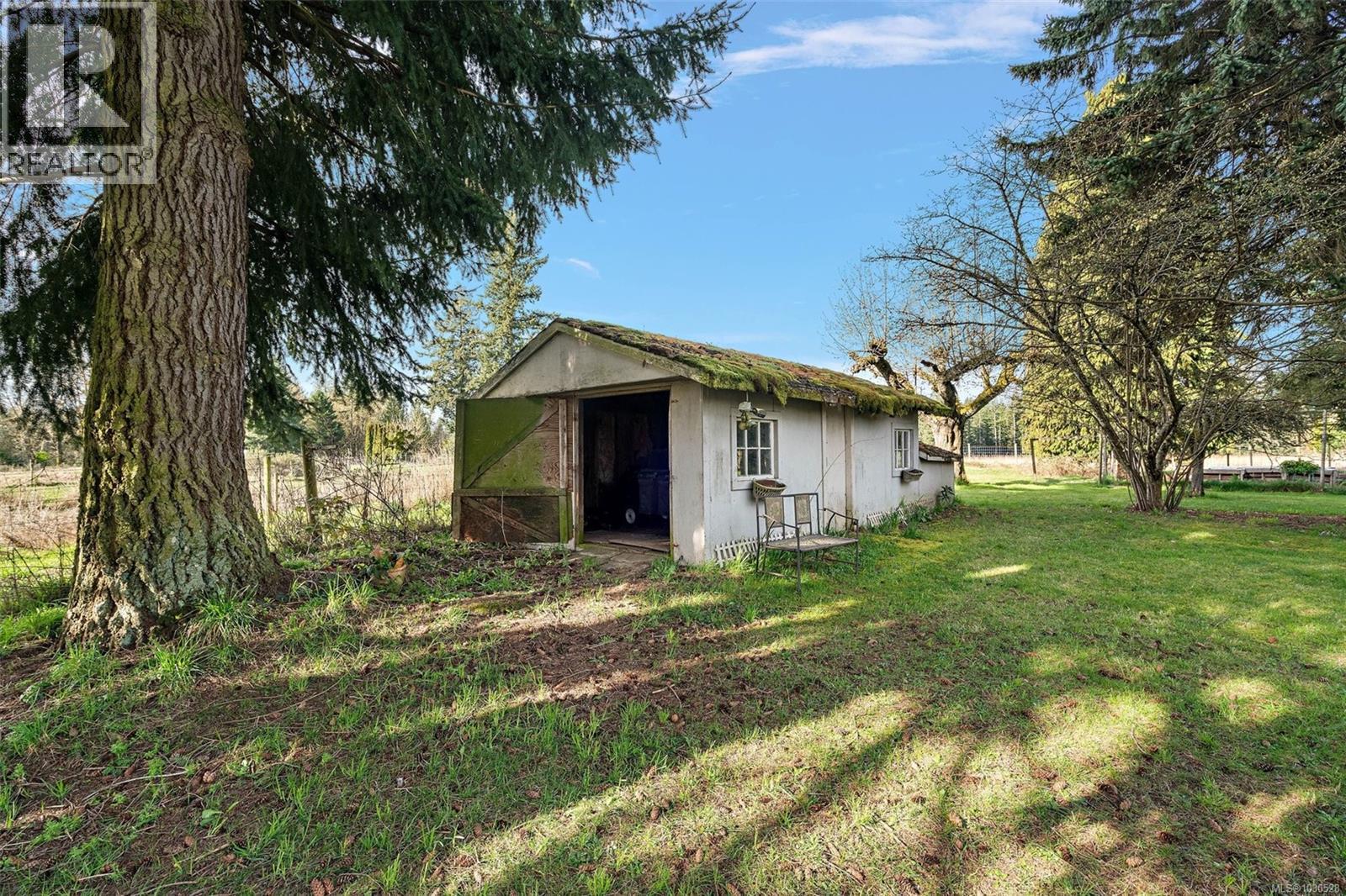 1520 ROBSON LANE - 38