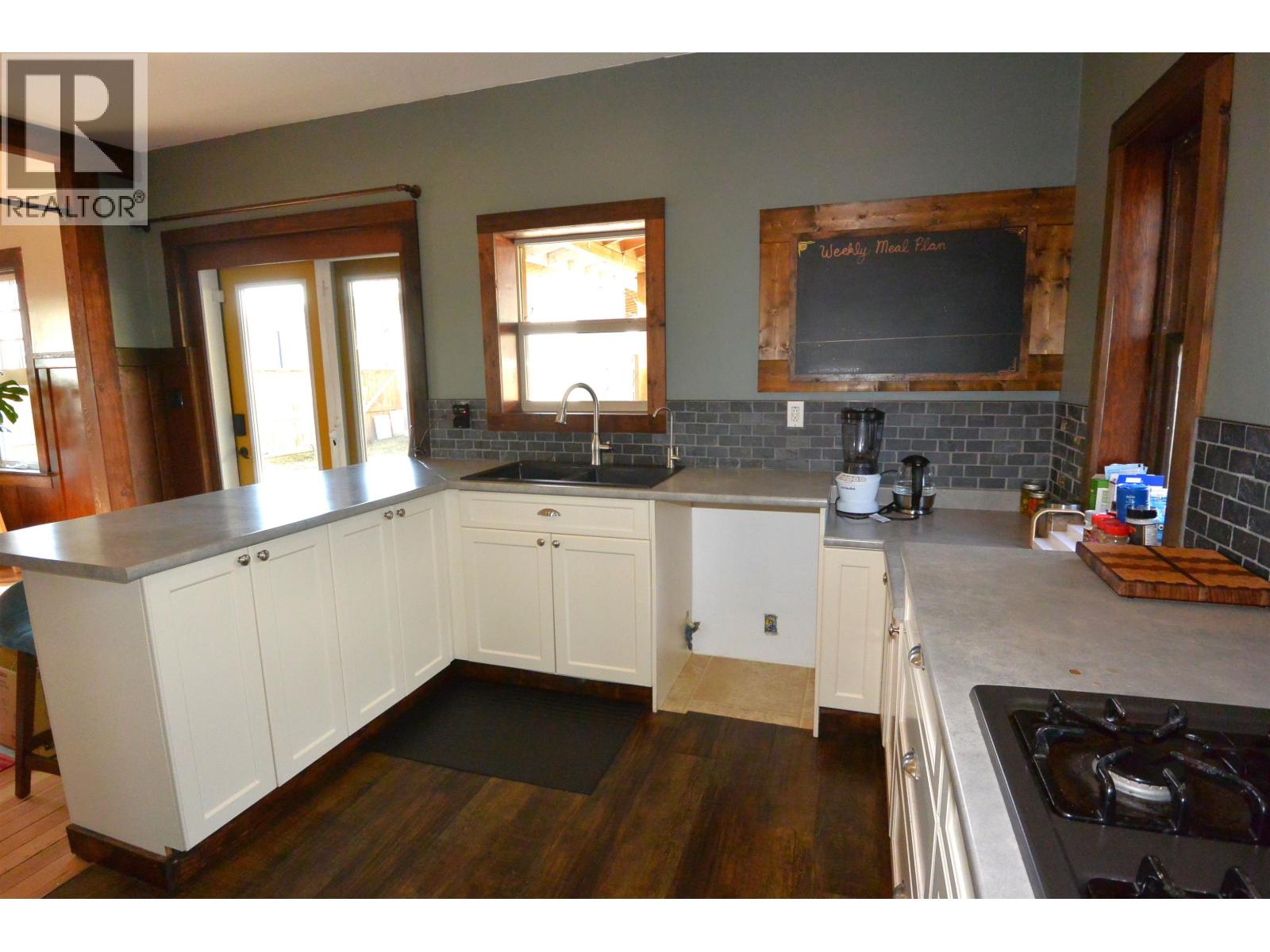 3875 SECOND AVENUE - 6