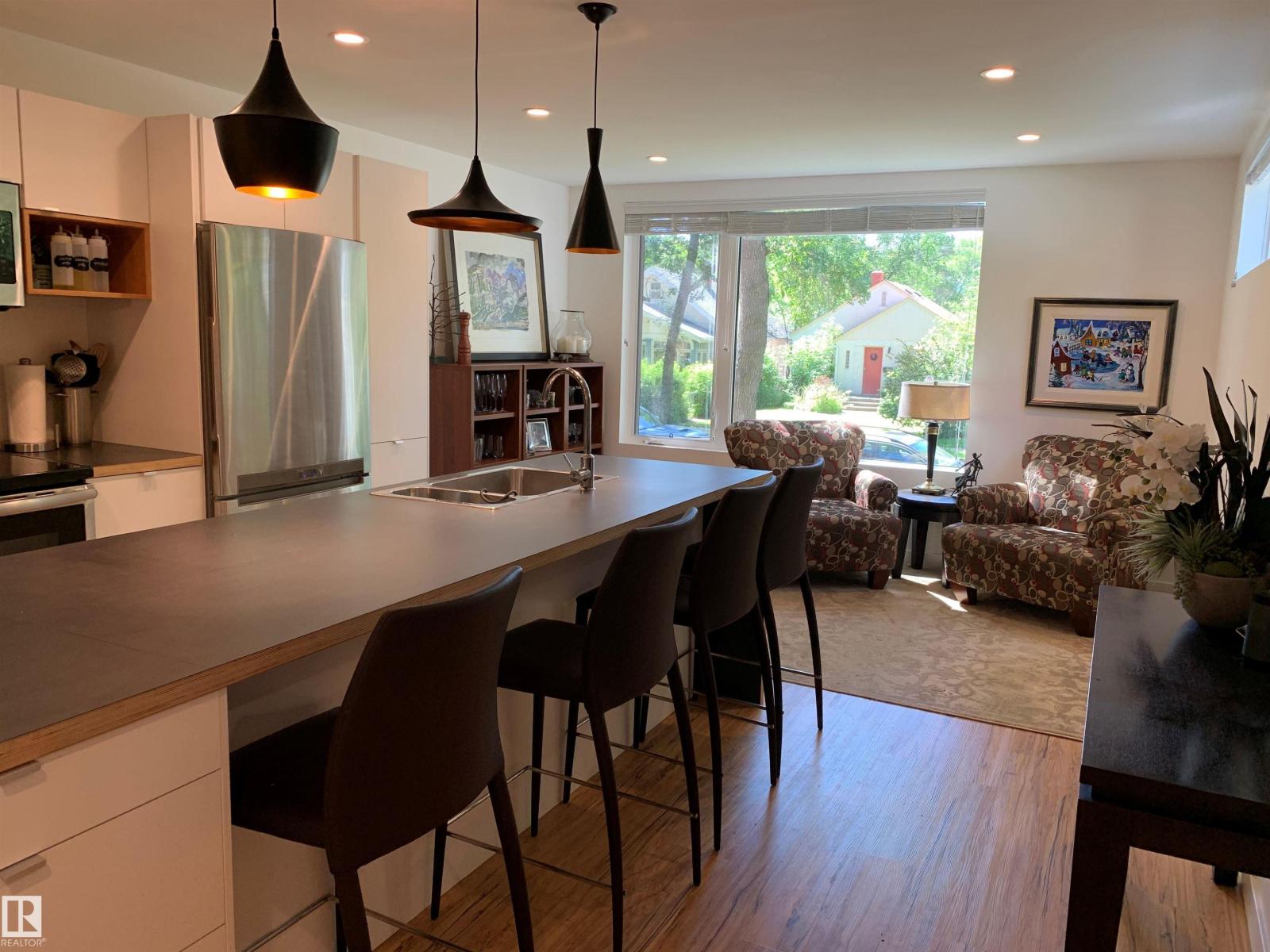 10958 80 AV NW, Edmonton