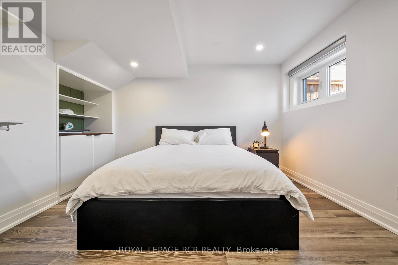 7 PAISLEY WAY - 39