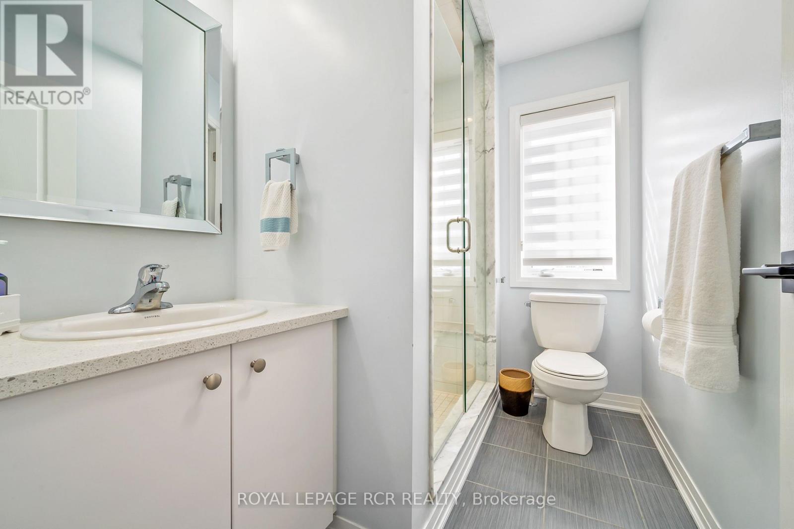 7 PAISLEY WAY - 34