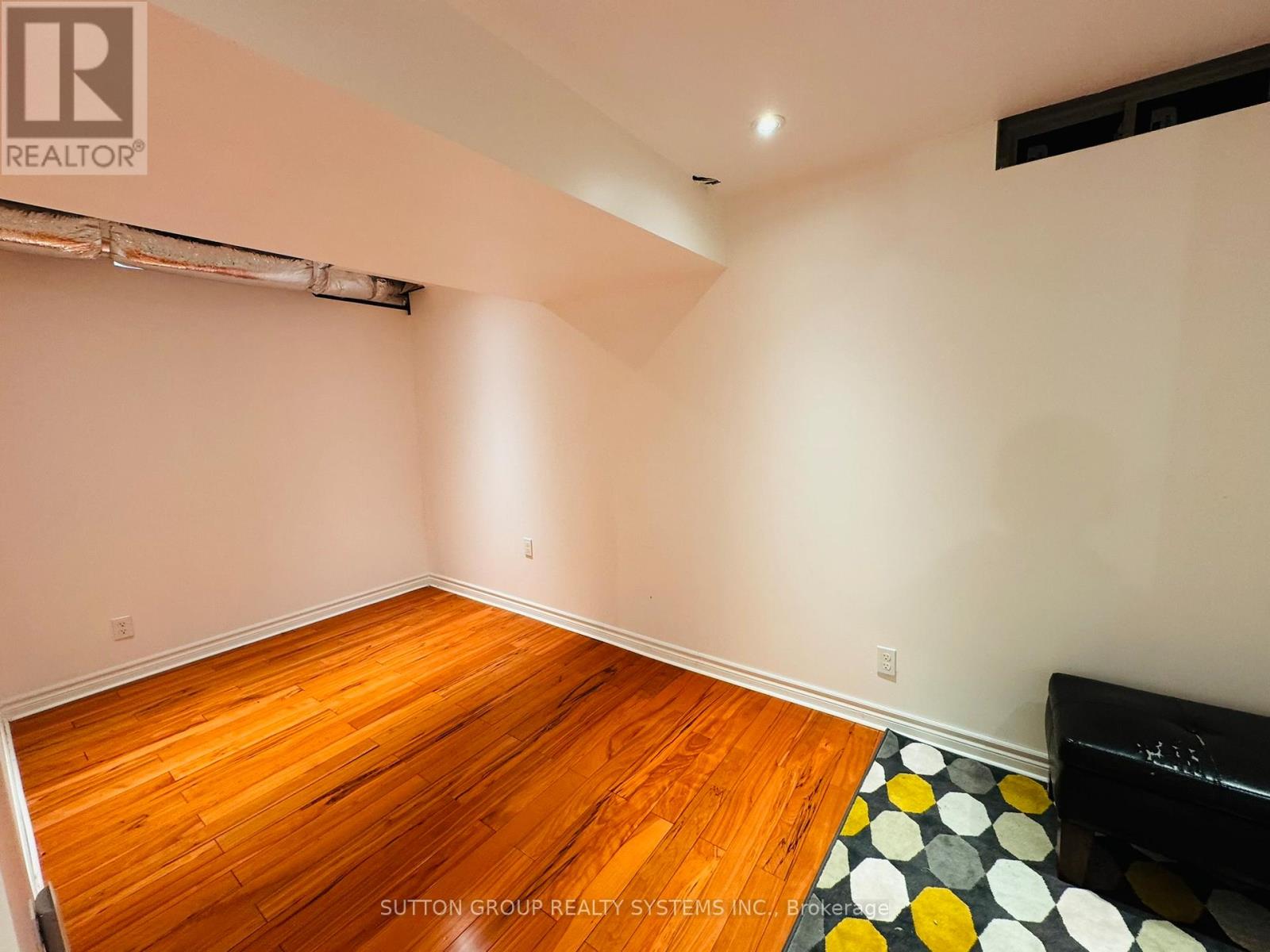48 PORTLAND STREET - 20